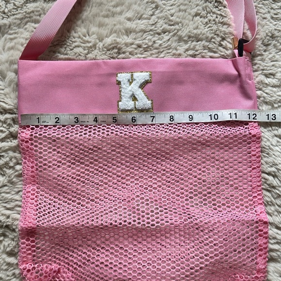🆕 Pink Mesh Beach Bag Initial K - Picture 10 of 11